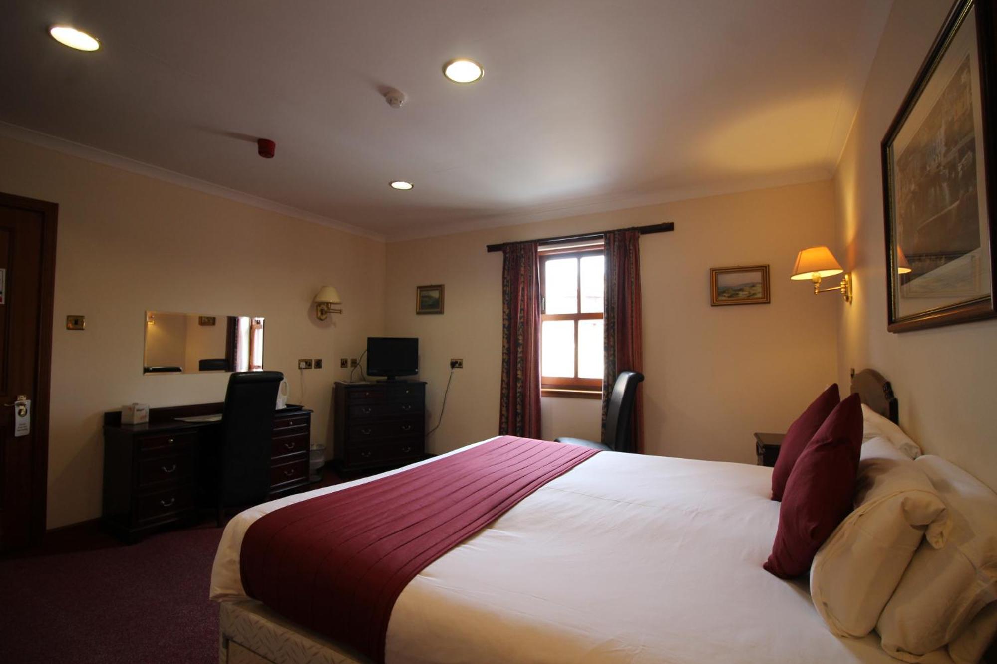 The Royal Hotel אלג'ין מראה חיצוני תמונה